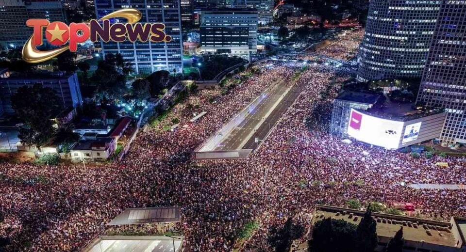 Israelis protest in the streets over the government